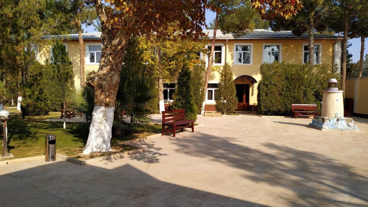 Hotel Admiral Termez Exterior foto